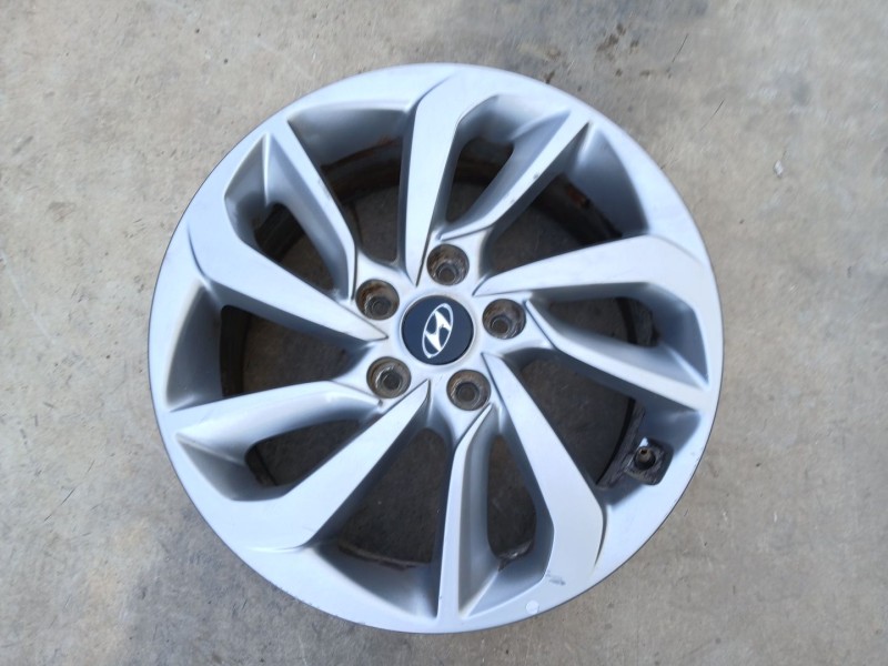 Recambio de llanta para hyundai tucson 25 aniversario 4x2 referencia OEM IAM 52910D7210 X1 17 PULGADAS