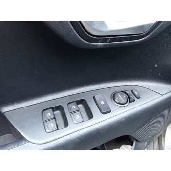 Recambio de mando elevalunas delantero izquierdo para kia stonic (yb) 1.0 t-gdi referencia OEM IAM 93570h8000wk  