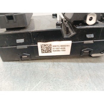 Recambio de mando elevalunas delantero izquierdo para kia stonic (yb) 1.0 t-gdi referencia OEM IAM 93570h8000wk  
