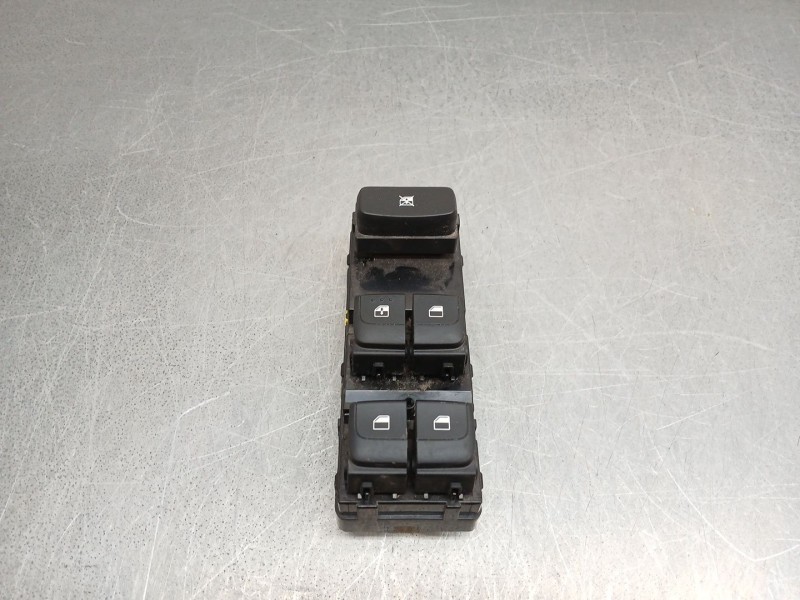 Recambio de mando elevalunas delantero izquierdo para kia stonic (yb) 1.4 cvvt referencia OEM IAM 93571H8200  