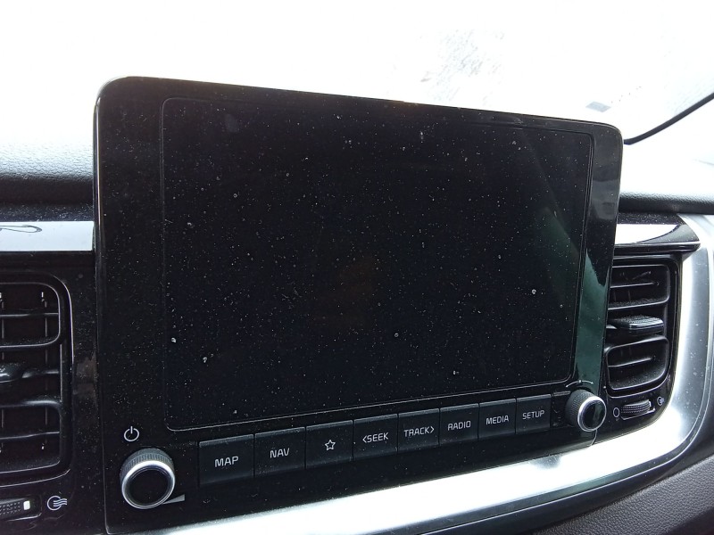 Recambio de sistema audio / radio cd para kia stonic (yb) 1.0 t-gdi referencia OEM IAM 96560h8470fhv  