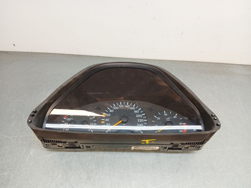 Recambio de cuadro instrumentos para mercedes-benz clase e (w210) e 300 turbo-d (210.025) referencia OEM IAM 2105403348  