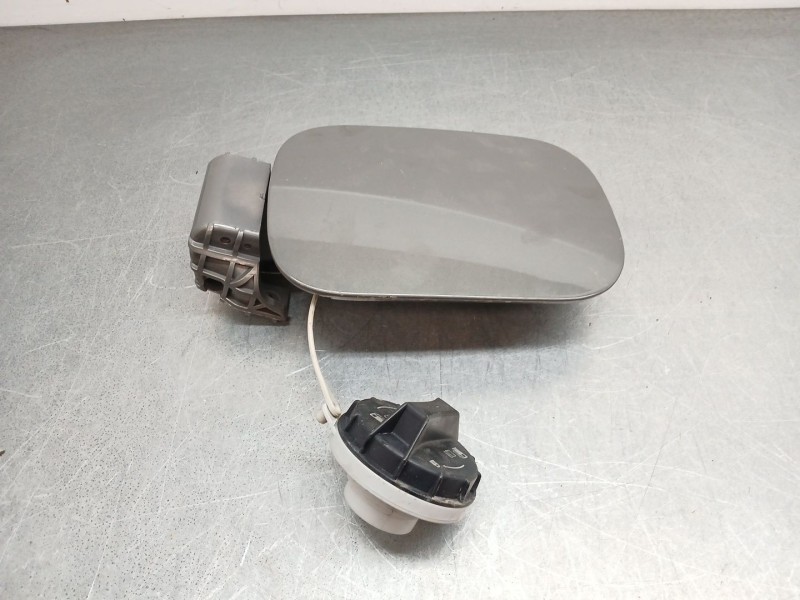 Recambio de tapa exterior combustible para kia stonic (yb) 1.0 t-gdi referencia OEM IAM 69510h8400  