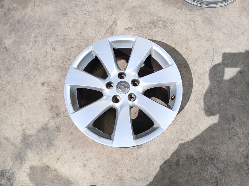 Recambio de llanta para opel astra j gtc 1.4 (08) referencia OEM IAM 13312747 X1 18 PULGADAS