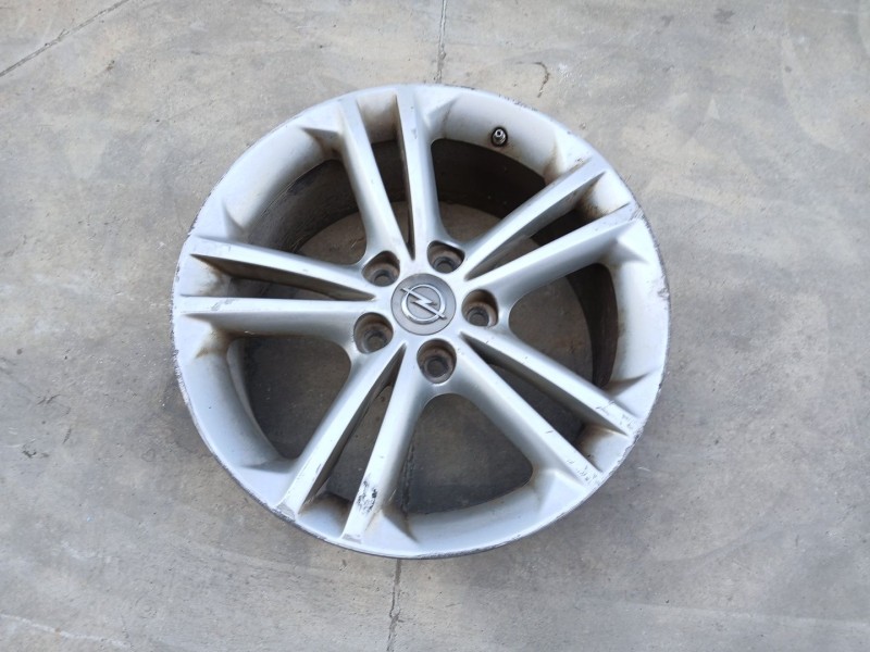Recambio de llanta para opel insignia berlina sport 4x4 referencia OEM IAM 03UYD X1 18 PULGADAS