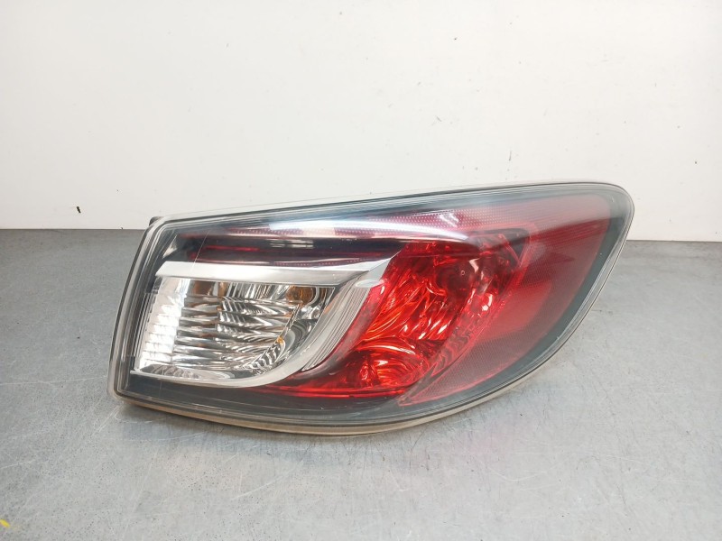 Recambio de piloto trasero derecho para mazda 3 sedán (bl) 1.6 mzr cd (bl12) referencia OEM IAM BBP251150E / BCW851150F  