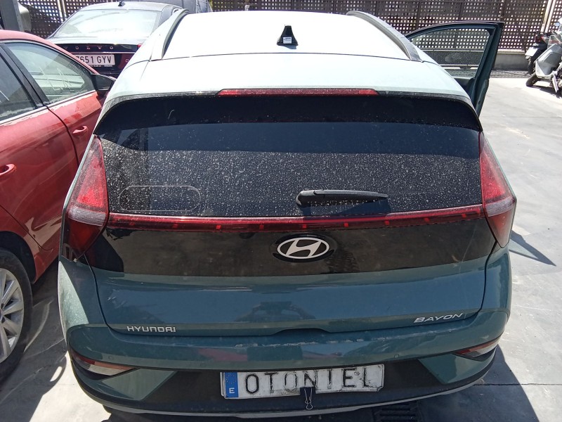 Recambio de porton trasero para hyundai bayon (bc3) 1.0 t-gdi referencia OEM IAM 72800Q0410  