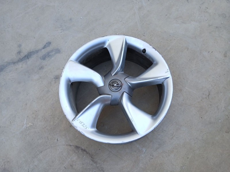 Recambio de llanta para opel astra j gtc sportive referencia OEM IAM 13312751 X1 19 PULGADAS