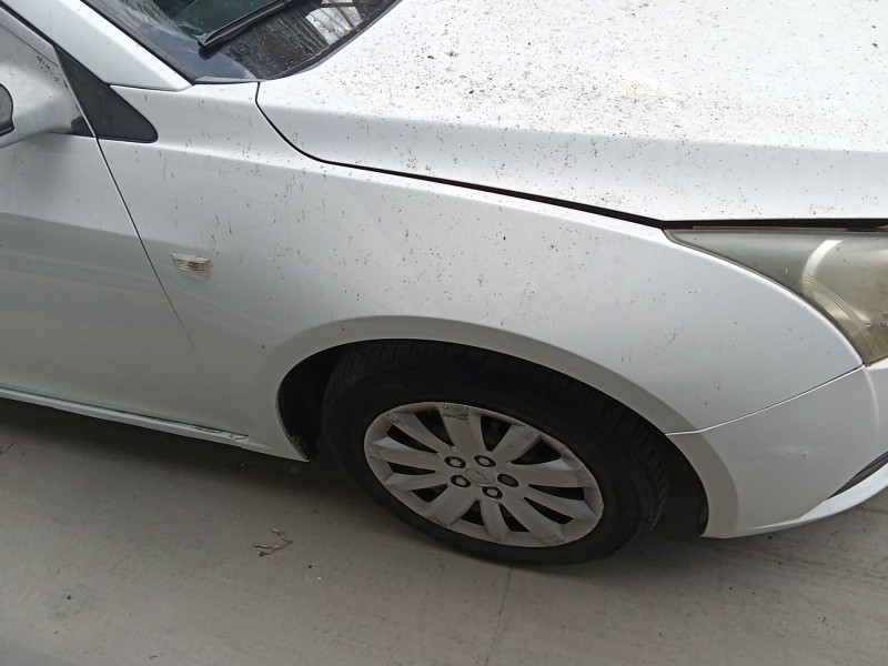 Recambio de aleta delantera derecha para chevrolet cruze (j300) 1.6 referencia OEM IAM 94560510  