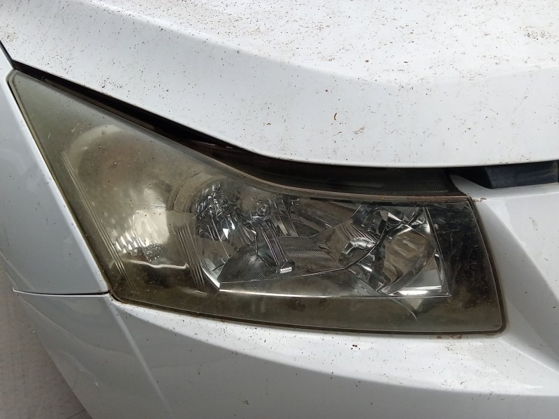 Recambio de faro derecho para chevrolet cruze (j300) 1.6 referencia OEM IAM 42371138  