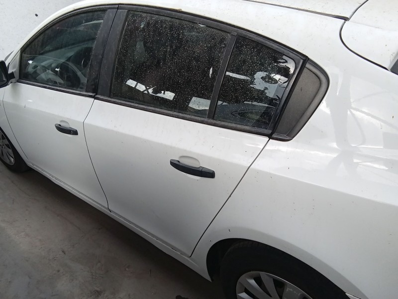 Recambio de puerta trasera izquierda para chevrolet cruze (j300) 1.6 referencia OEM IAM 95476404  