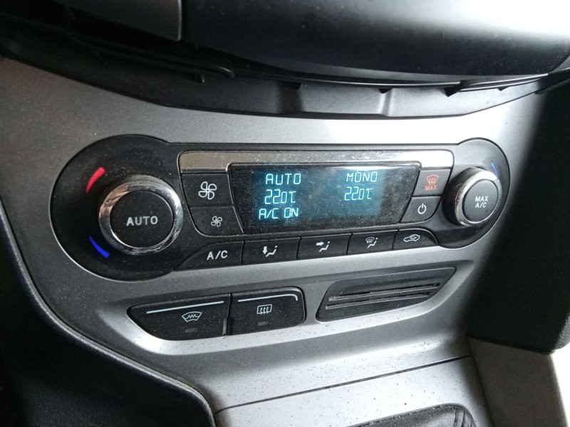 Recambio de mando climatizador para ford focus iii 1.6 ti referencia OEM IAM 1896668  