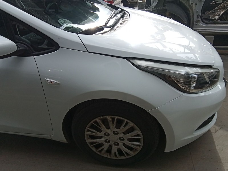 Recambio de aleta delantera derecha para kia cee´d (jd) 1.4 crdi 90 referencia OEM IAM 66321A2030  
