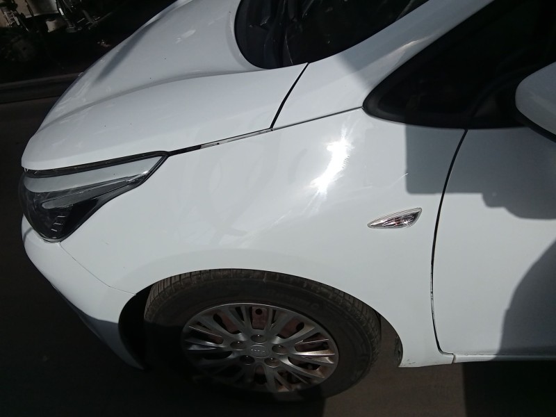 Recambio de aleta delantera izquierda para kia cee´d (jd) 1.4 crdi 90 referencia OEM IAM 66311A2030  