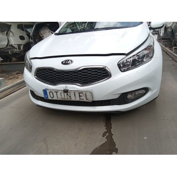Recambio de paragolpes delantero para kia cee´d (jd) 1.4 crdi 90 referencia OEM IAM 86511A2000  