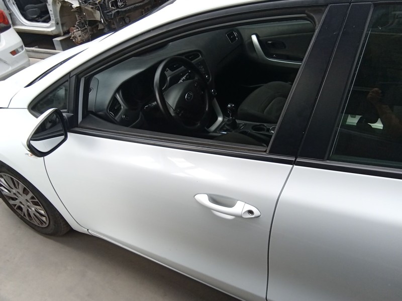 Recambio de puerta delantera izquierda para kia cee´d (jd) 1.4 crdi 90 referencia OEM IAM 76003A2000  