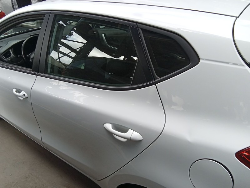 Recambio de puerta trasera izquierda para kia cee´d (jd) 1.4 crdi 90 referencia OEM IAM 77003A2000  