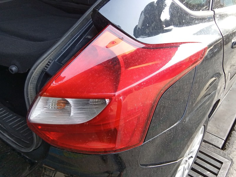 Recambio de piloto trasero derecho para ford focus iii 1.6 ti referencia OEM IAM 1825318  