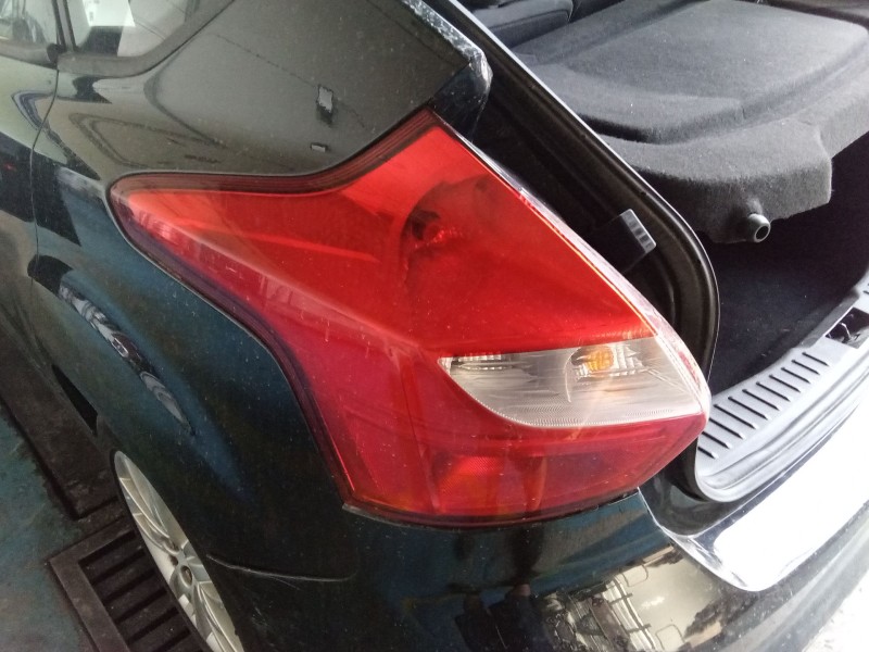 Recambio de piloto trasero izquierdo para ford focus iii 1.6 ti referencia OEM IAM 1825321  