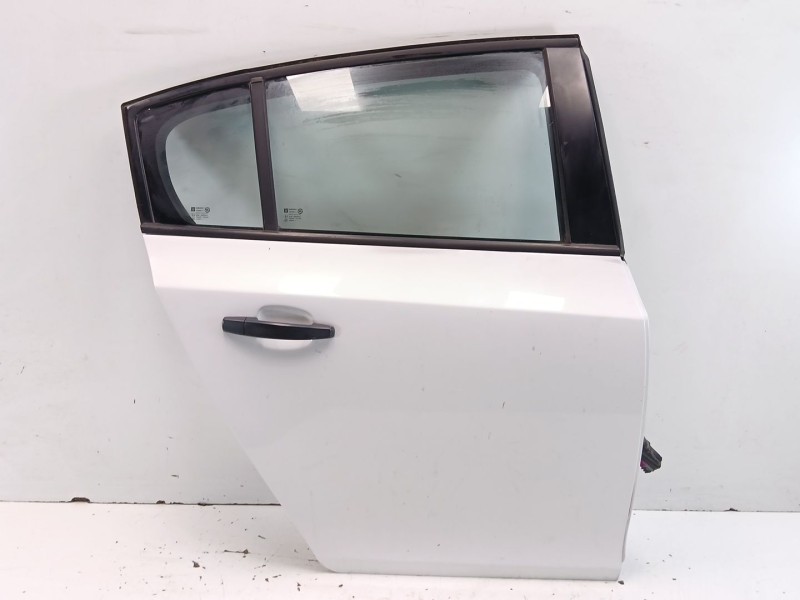 Recambio de puerta trasera derecha para chevrolet cruze (j300) 1.6 referencia OEM IAM 95476405  