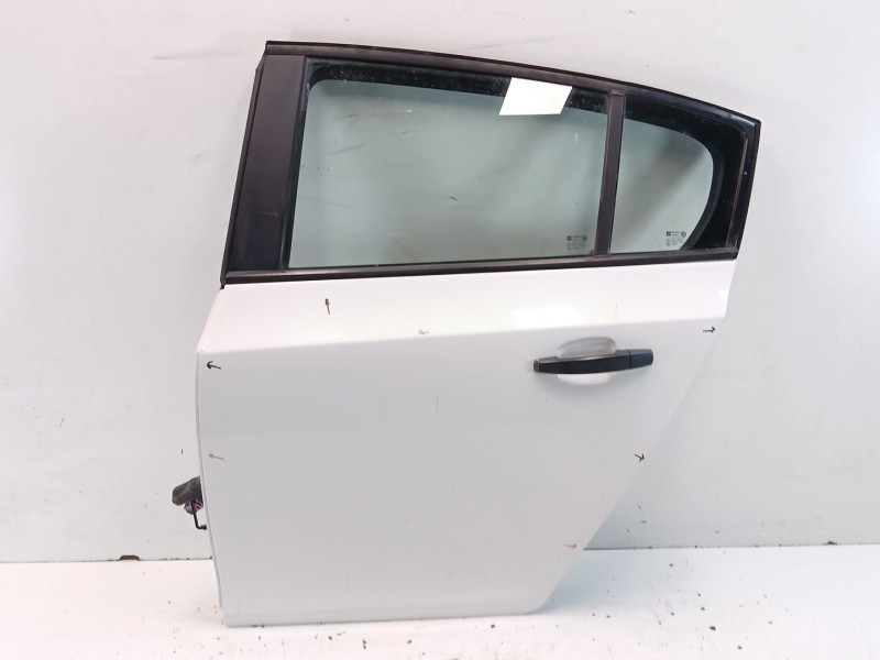 Recambio de puerta trasera izquierda para chevrolet cruze (j300) 1.6 referencia OEM IAM 95476404  