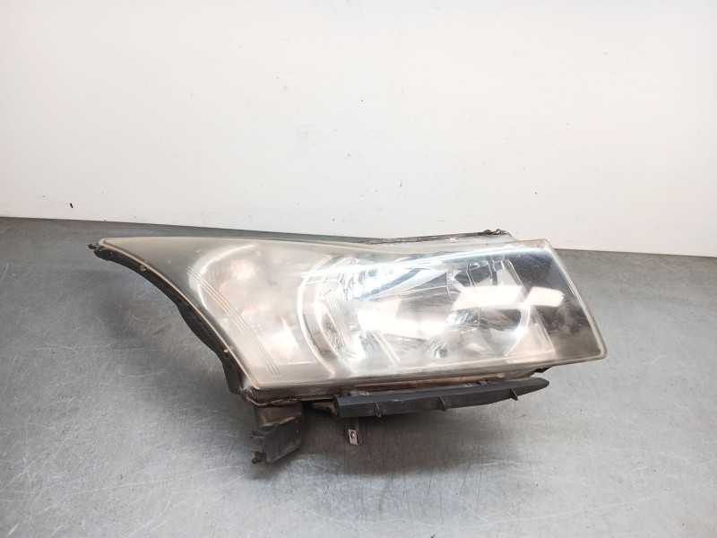 Recambio de faro derecho para chevrolet cruze (j300) 1.6 referencia OEM IAM 42371138  
