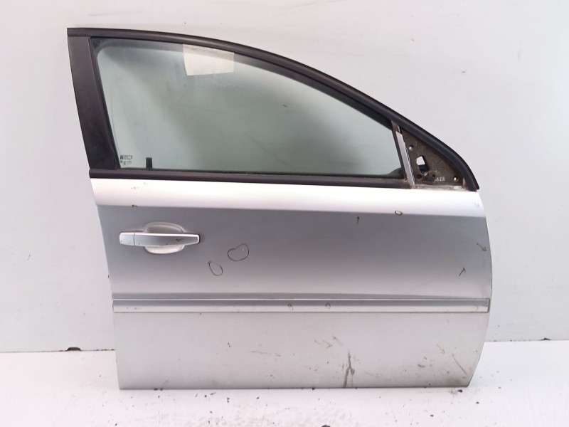 Recambio de puerta delantera derecha para opel vectra c gts (z02) 1.9 cdti (f68) referencia OEM IAM 93186030  