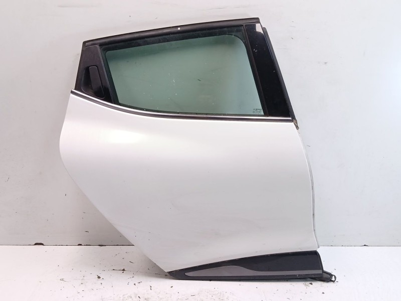 Recambio de puerta trasera derecha para renault clio iv (bh_) 1.5 dci 90 referencia OEM IAM 821008626R  