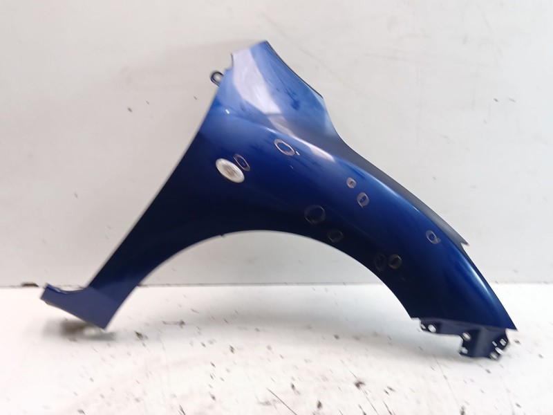 Recambio de aleta delantera derecha para mazda 3 sedán (bl) 1.6 mzr cd (bl12) referencia OEM IAM BBP852111B  