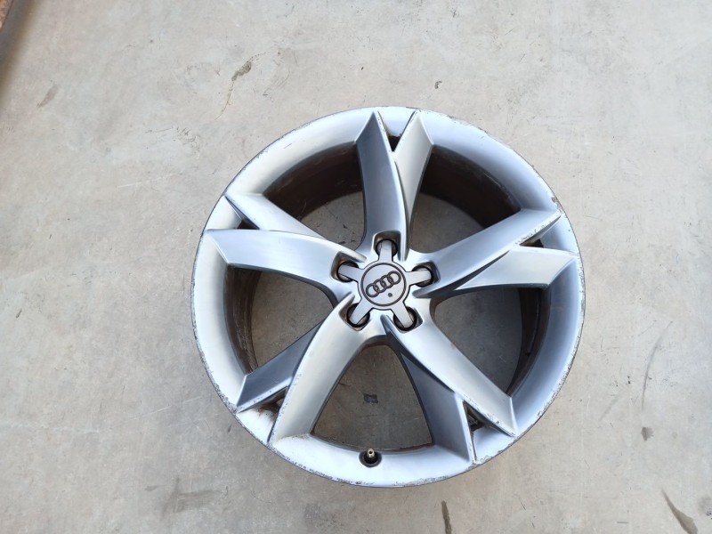 Recambio de llanta para audi a5 (8t3) 2.7 tdi referencia OEM IAM 8T0601025F X1 19 PULGADAS