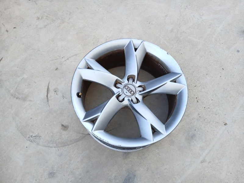 Recambio de llanta para audi a5 (8t3) 2.7 tdi referencia OEM IAM 8T0601025F X1 19 PULGADAS
