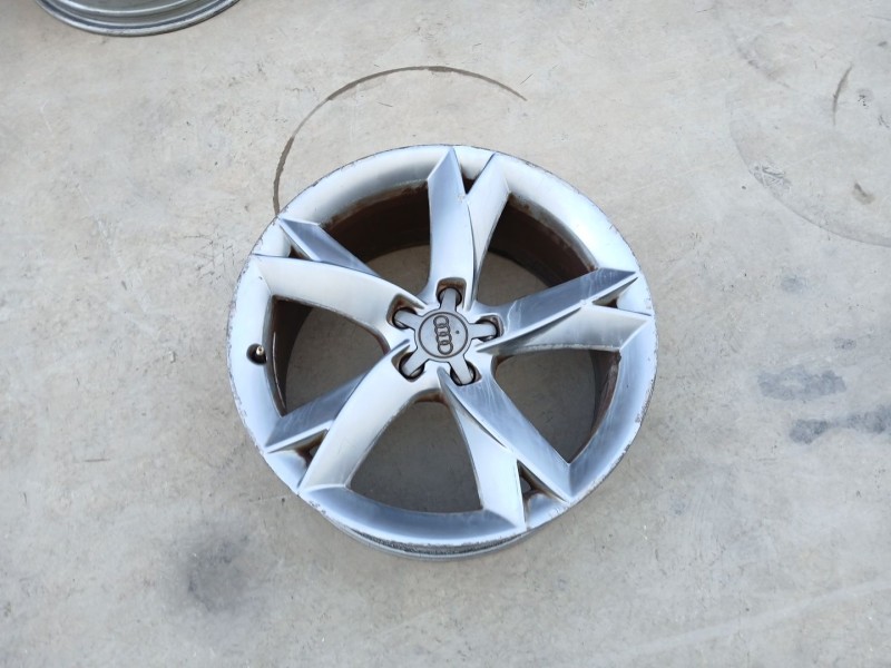 Recambio de llanta para audi a5 (8t3) 2.7 tdi referencia OEM IAM 8T0601025F X1 19 PULGADAS