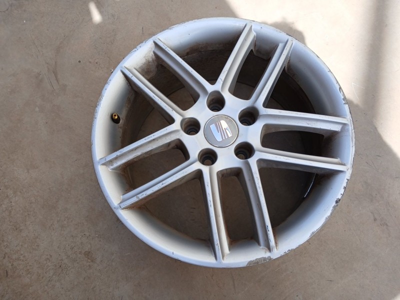 Recambio de llanta para seat exeo (3r2) 2.0 tdi referencia OEM IAM 3R0601025A X1 17 PULGADAS