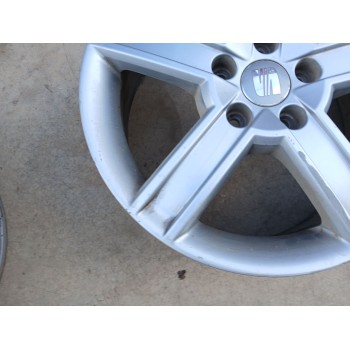 Recambio de llanta para seat leon (1p1) reference copa referencia OEM IAM 1P0071490 X1 17 PULGADAS