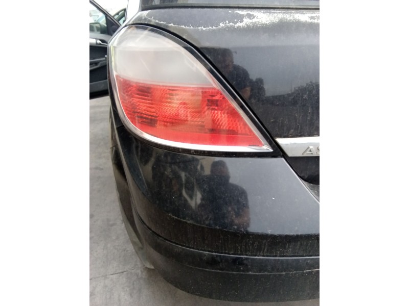 Recambio de piloto trasero izquierdo para opel astra h (a04) 1.4 (l48) referencia OEM IAM 93190304  