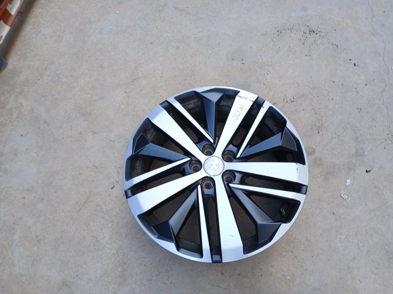Recambio de llanta para peugeot 5008 gt referencia OEM IAM 9820411177 X1 19 PULGADAS