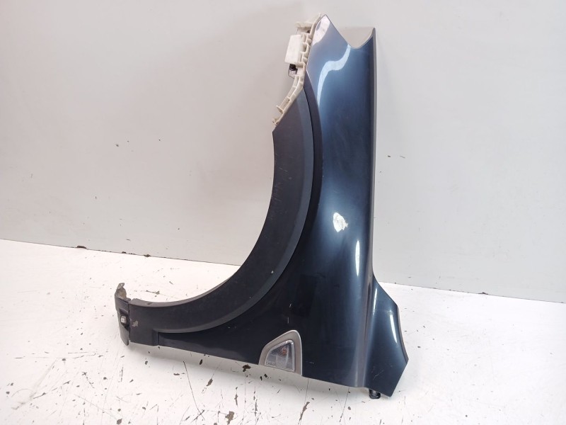 Recambio de aleta delantera izquierda para chevrolet captiva (c100, c140) 2.0 d 4wd referencia OEM IAM 96624392  