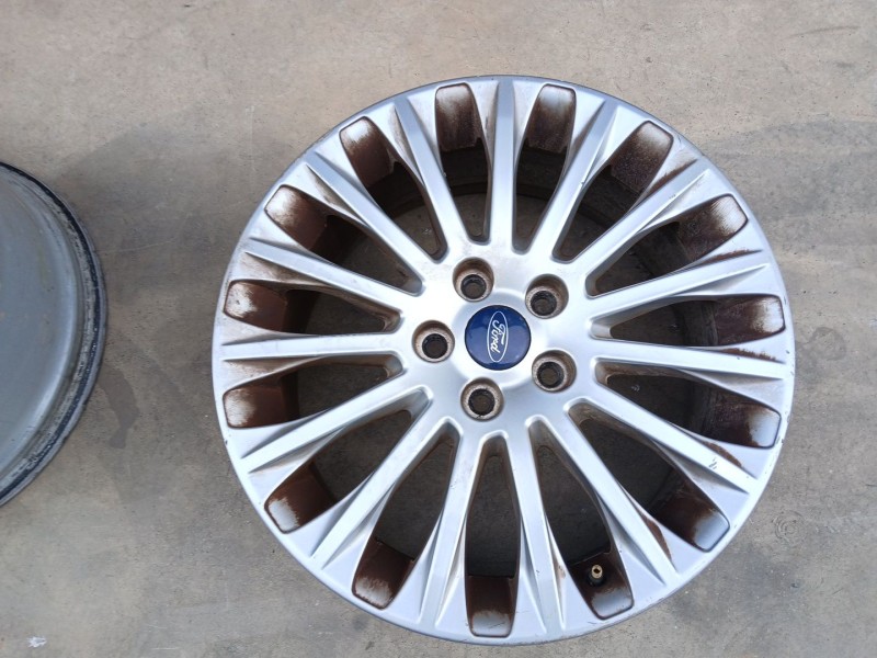Recambio de llanta para ford focus iii sedán 1.6 tdci referencia OEM IAM BM5J10076GBI X1 17 PULGADAS