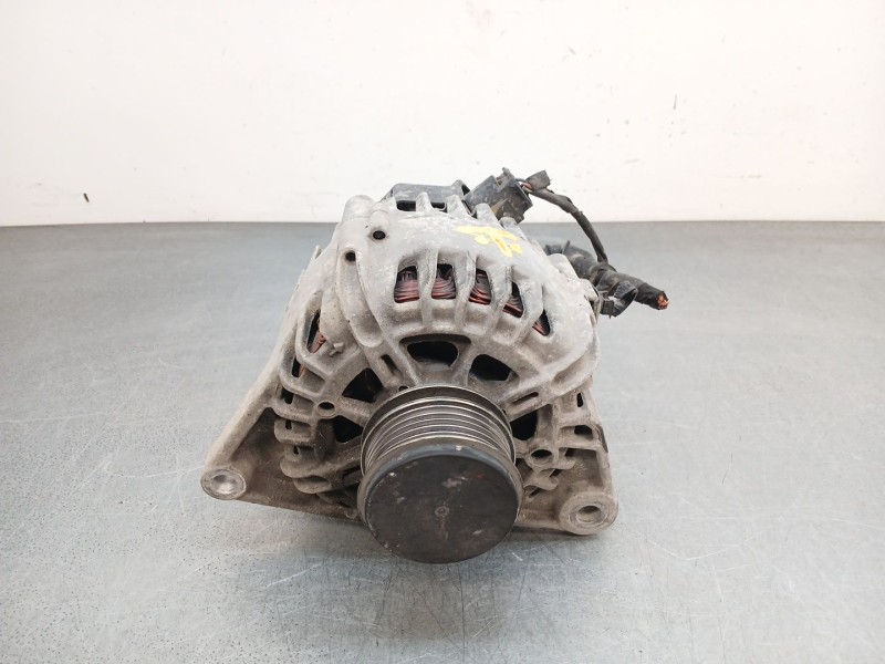 Recambio de alternador para kia cee´d hatchback (ed) 1.6 crdi 115 referencia OEM IAM 373002A600  