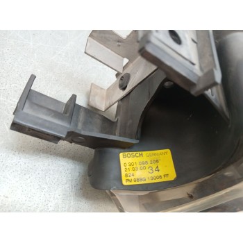 Recambio de faro izquierdo para ford mondeo ii (bap) 1.8 td referencia OEM IAM 0301098205  