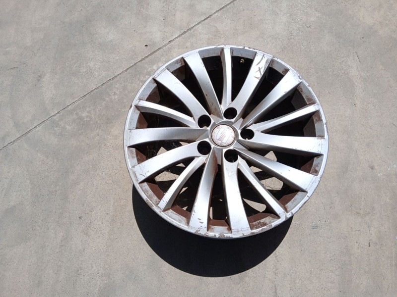Recambio de llanta para seat exeo (3r2) 2.0 tdi referencia OEM IAM 3R0601025H X1 17 PULGADAS