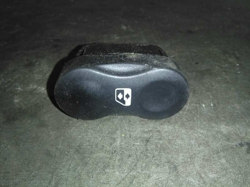 Recambio de mando elevalunas delantero izquierdo para dacia sandero laureate music referencia OEM IAM   