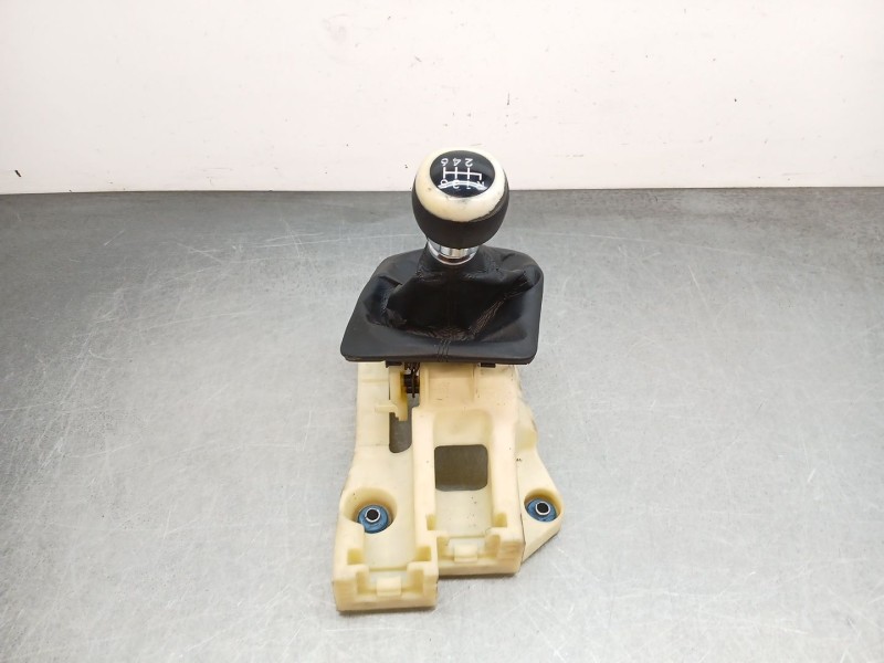 Recambio de palanca cambio para hyundai i30 (gd) 1.4 crdi referencia OEM IAM 43700A5200RY  