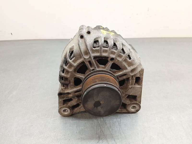 Recambio de alternador para renault clio iv (bh_) 1.5 dci 90 referencia OEM IAM 231008918R / 231005018R  