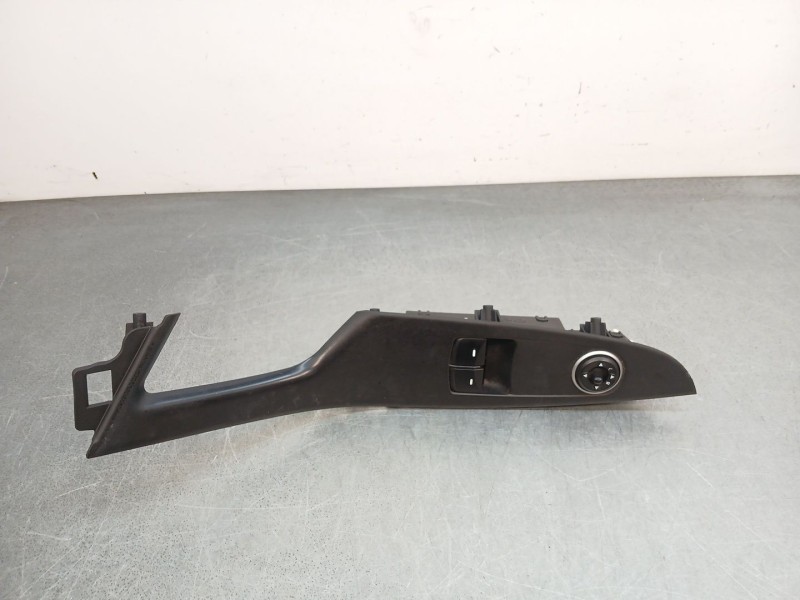 Recambio de mando elevalunas delantero izquierdo para hyundai i30 (gd) 1.4 crdi referencia OEM IAM 39Y49H1000  