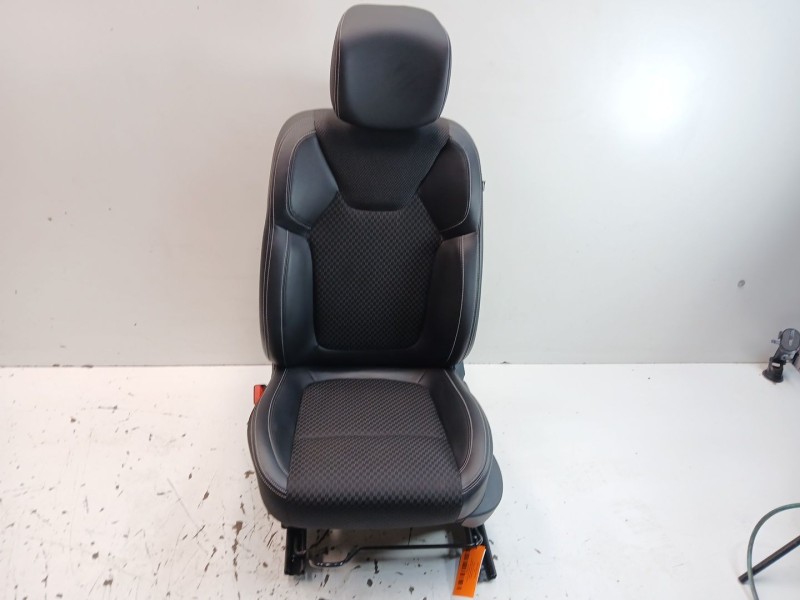 Recambio de asiento delantero izquierdo para renault clio iv (bh_) 0.9 tce 90 referencia OEM IAM   