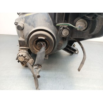 Recambio de faro derecho para toyota rav 4 ii (_a2_) 2.0 4wd (aca21, aca20) referencia OEM IAM 8113042160 / 8110642280  