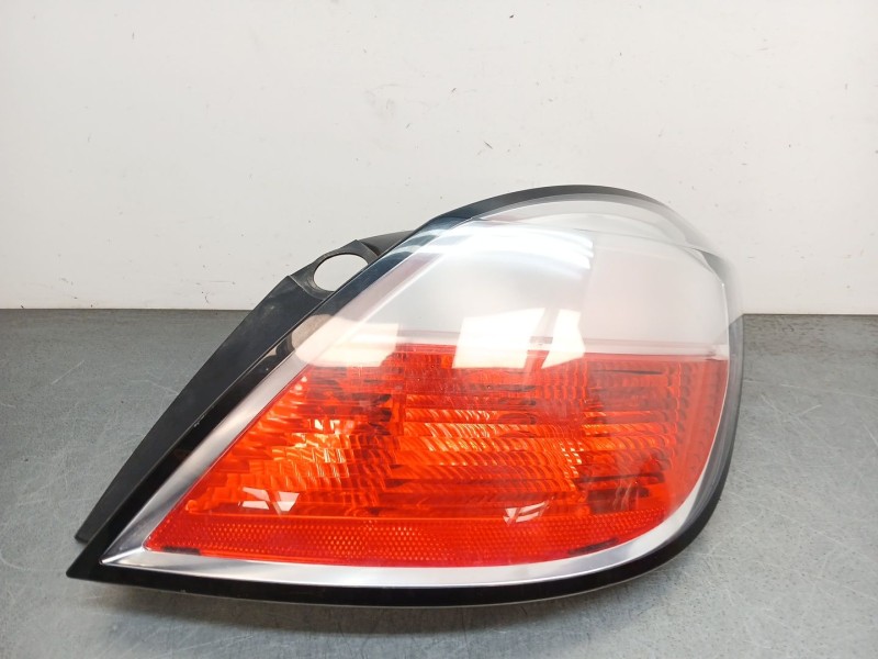 Recambio de piloto trasero derecho para opel astra h (a04) 1.4 (l48) referencia OEM IAM 93190305  