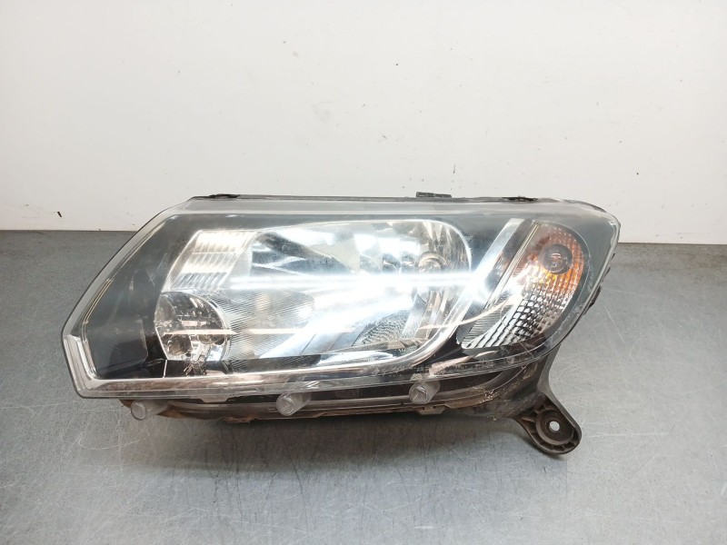 Recambio de faro izquierdo para dacia logan mcv ii 1.5 dci referencia OEM IAM 260601236r  