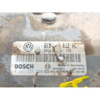 Recambio de centralita motor uce para seat ibiza ii (6k1) 1.4 i referencia OEM IAM 0261207228  